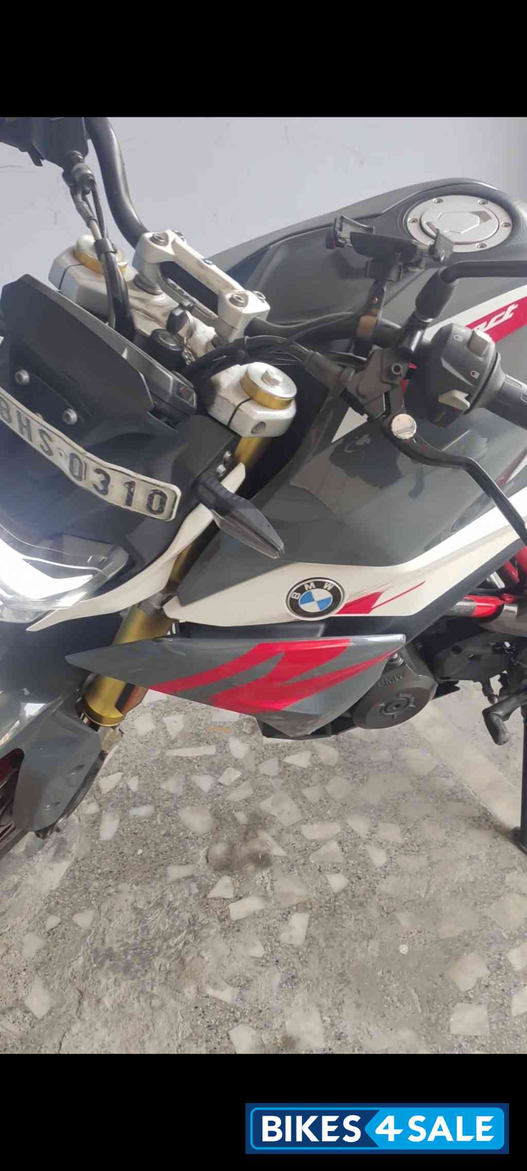 Limestone Metallic BMW G 310 R