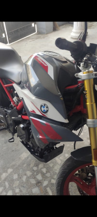 Limestone Metallic BMW G 310 R