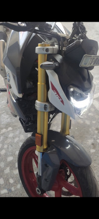 Limestone Metallic BMW G 310 R