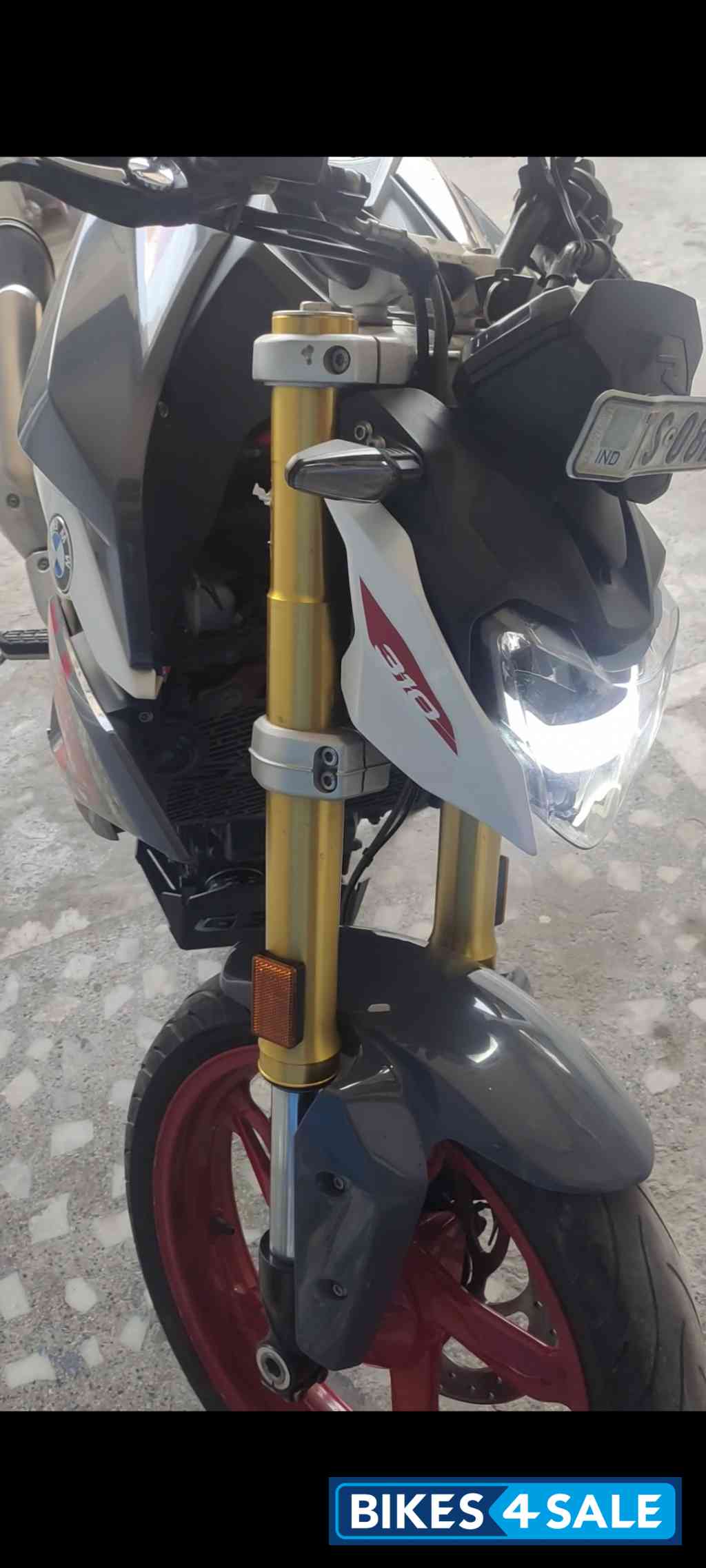 Limestone Metallic BMW G 310 R