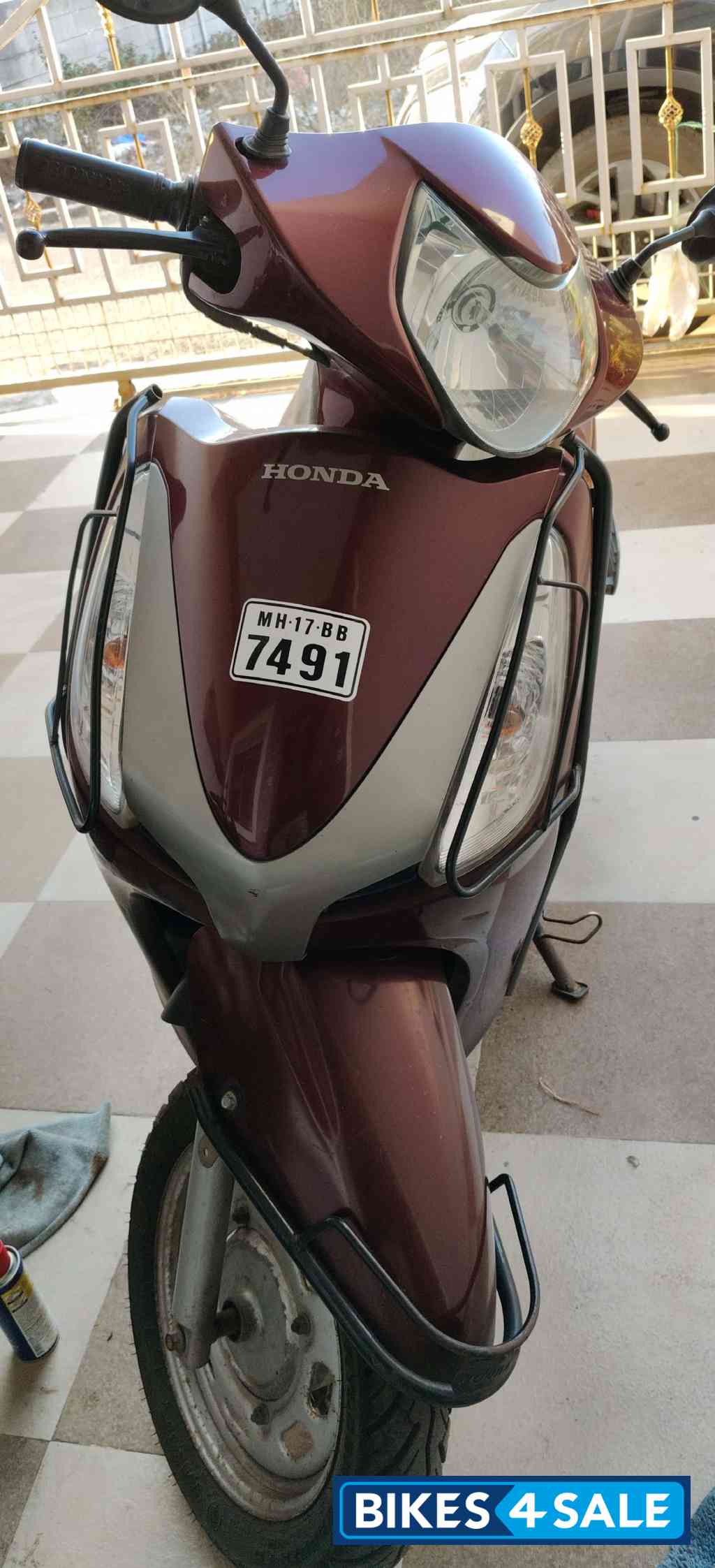Red Honda Aviator