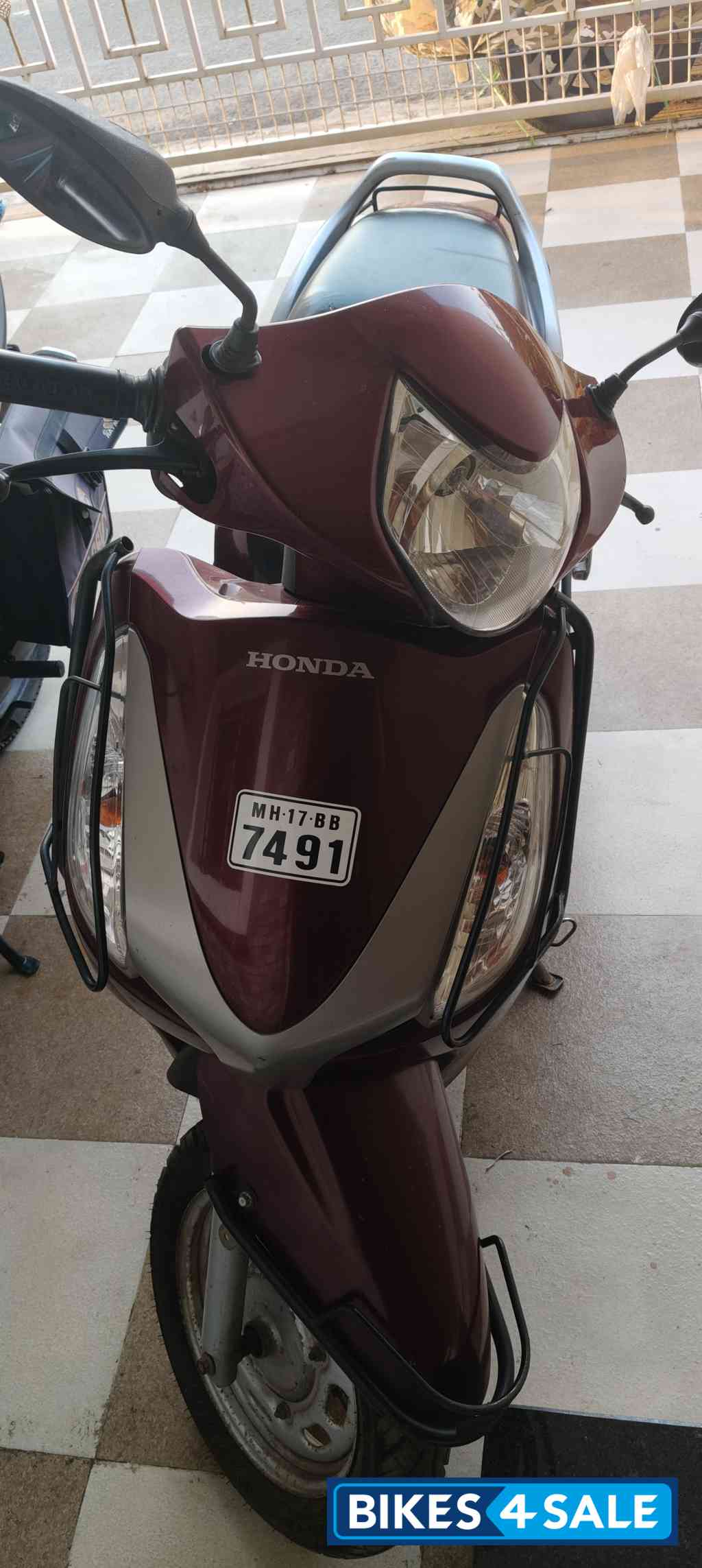 Red Honda Aviator