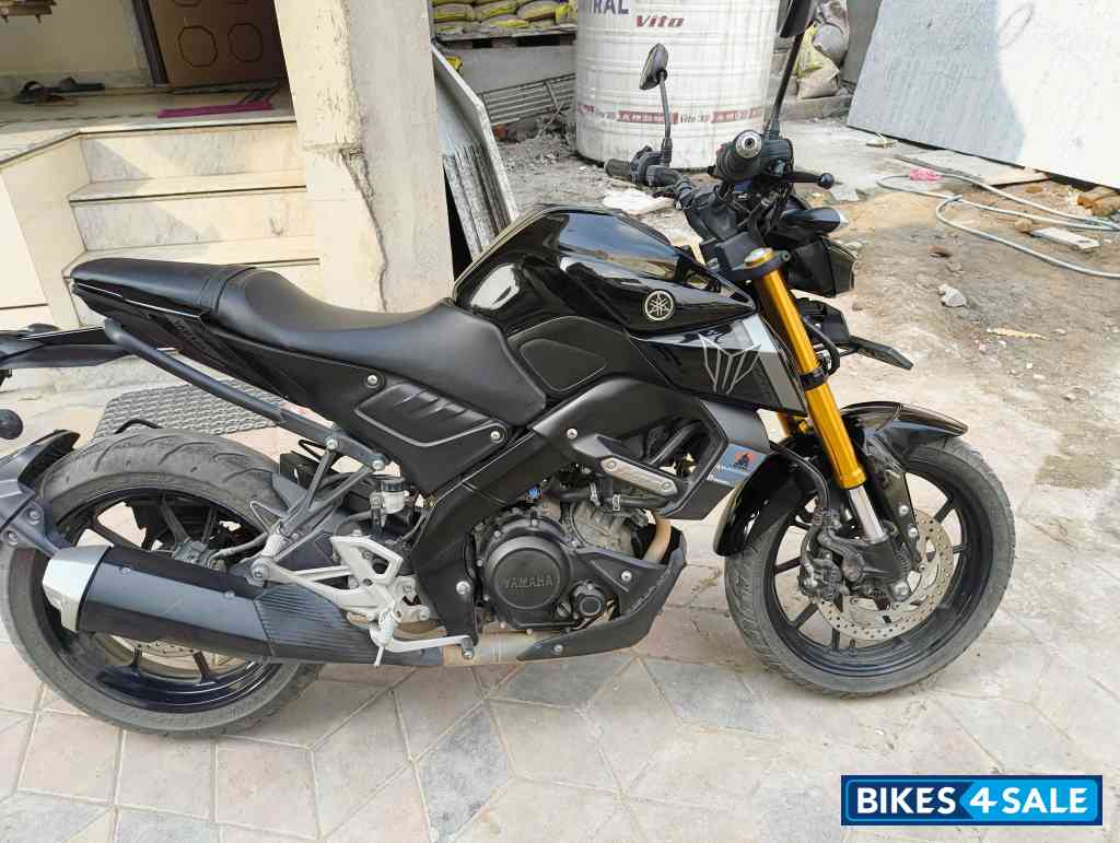 Metalic Black Yamaha MT-15 Ver 2.0