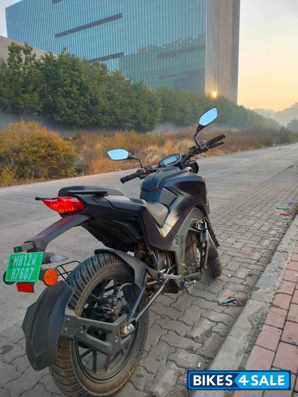 Jet Black Tork Kratos R Jet Black Tork Kratos R