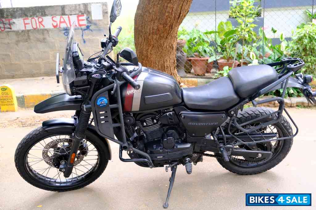 Yezdi Adventure Gloss