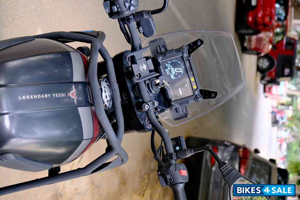 Yezdi Adventure Gloss