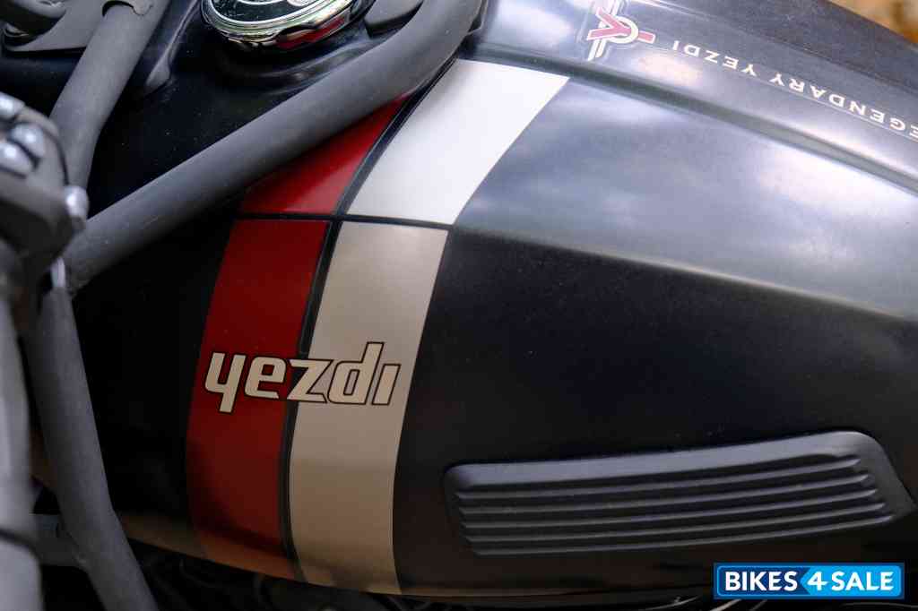 Yezdi Adventure Gloss