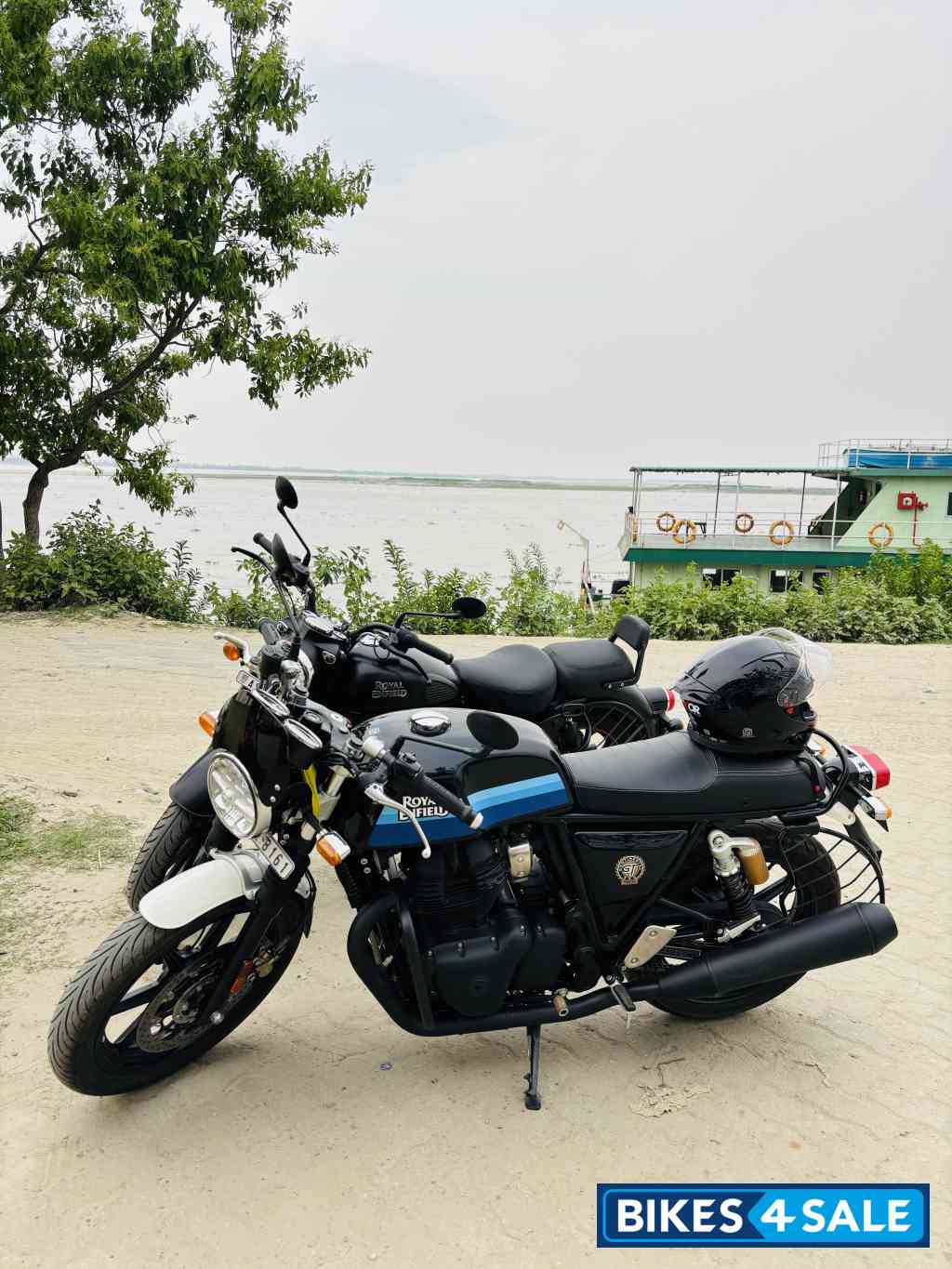 Slipstream Blue Royal Enfield 2023 Continental GT 650