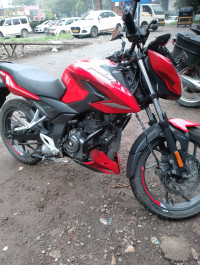 Bajaj Pulsar P150 Single Disc Single Seat