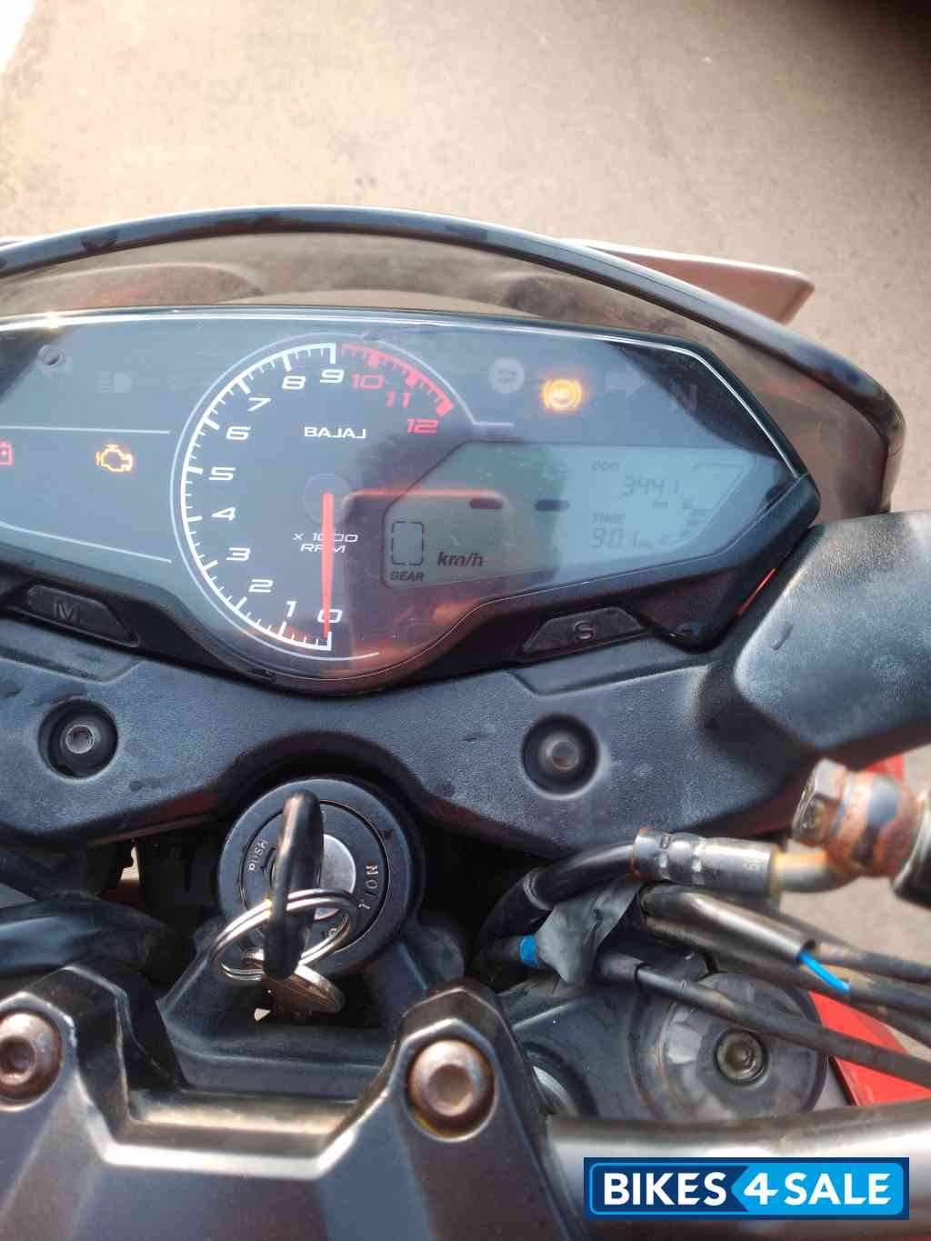 Bajaj Pulsar P150 Single Disc Single Seat
