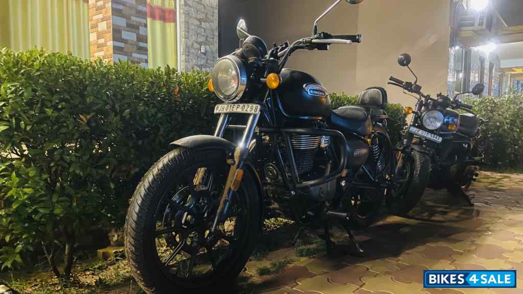 Royal Enfield Meteor 350 Stellar