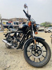 Royal Enfield Meteor 350 Stellar
