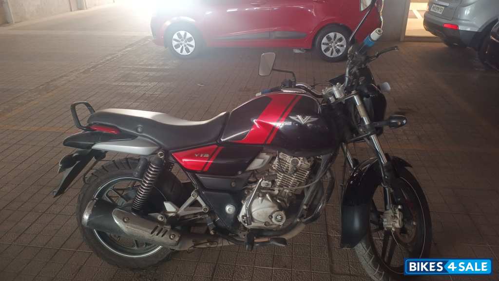 Red/black Bajaj V15