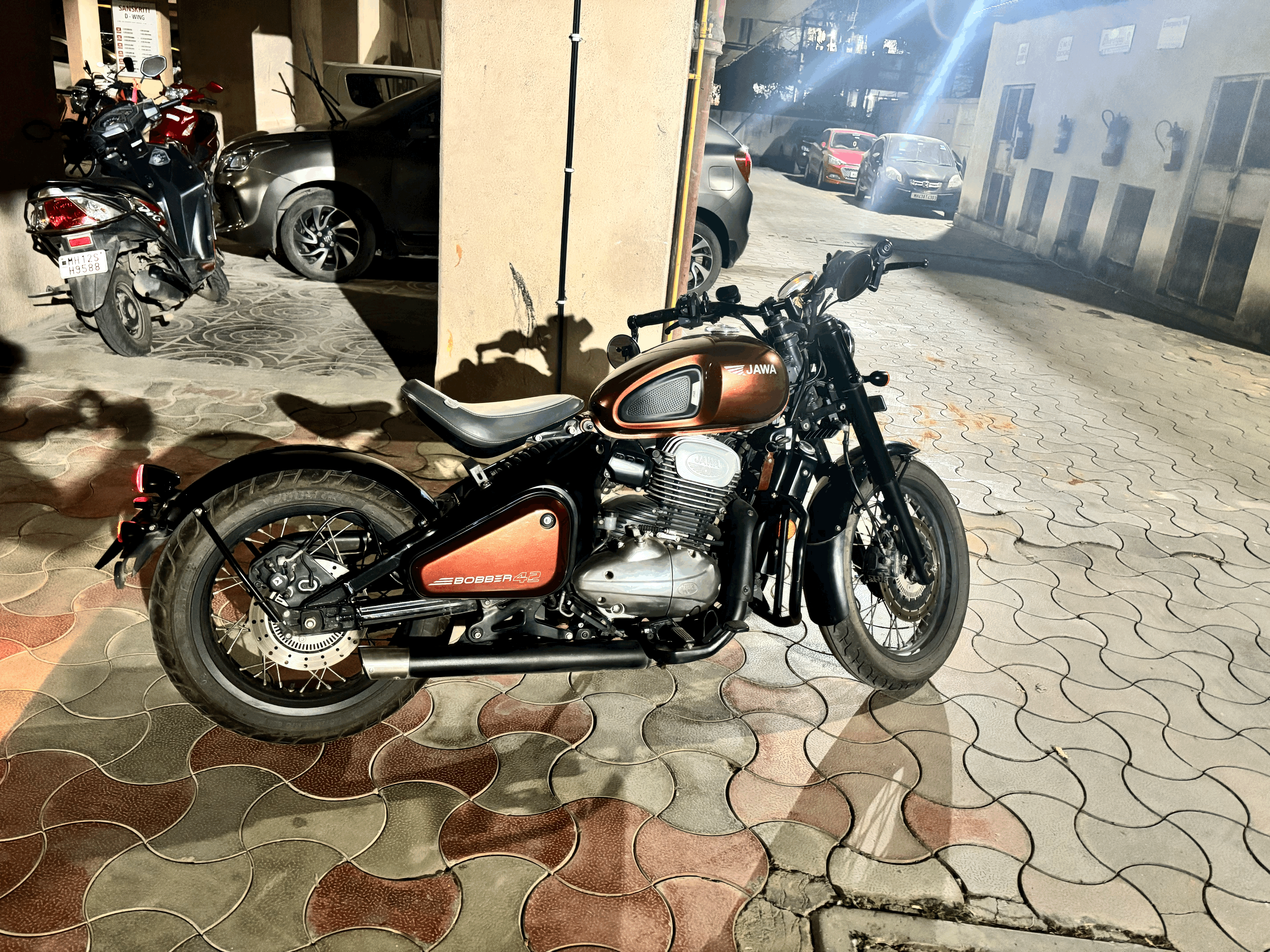 Copper Jawa 42 Bobber Dual Channel ABS
