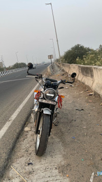 Silver Royal Enfield Interceptor 650 Twin