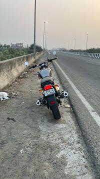 Silver Royal Enfield Interceptor 650 Twin