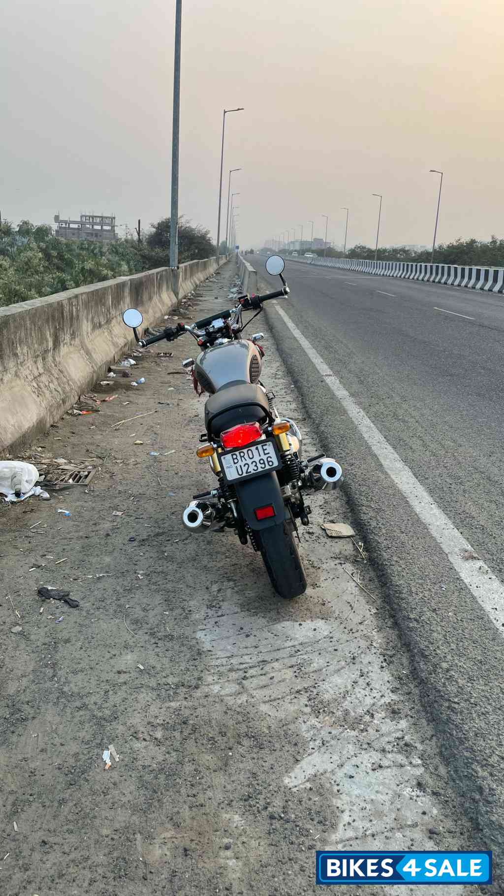 Silver Royal Enfield Interceptor 650 Twin
