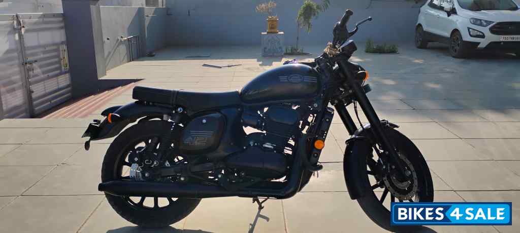 Matt Black Jawa forty two BS6