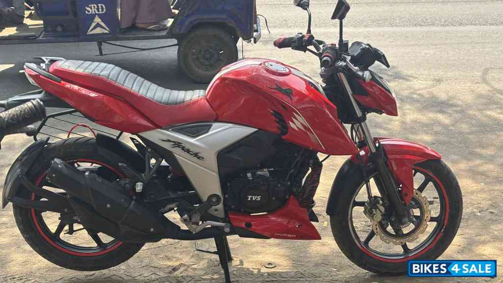TVS Apache RTR 160 4V BS6