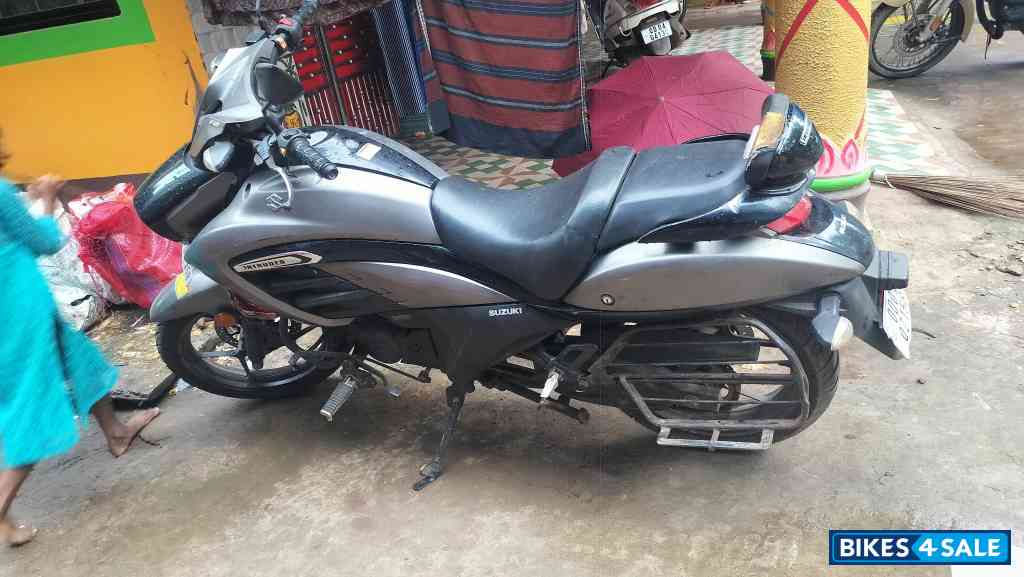 Suzuki Intruder 150 BS6