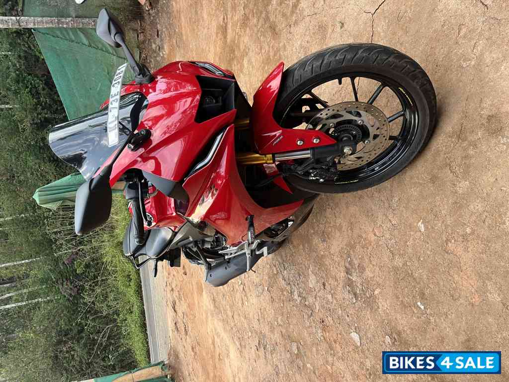 Yamaha R15 V4