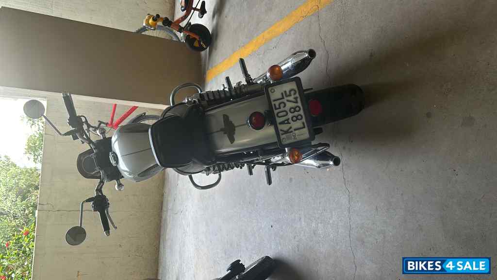 Sin Silver Yezdi Roadster Chrome