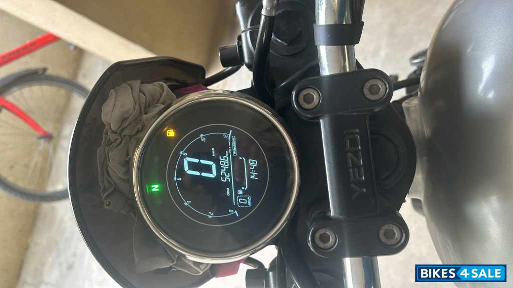 Sin Silver Yezdi Roadster Chrome