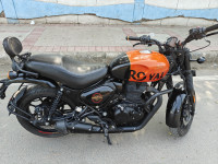 Royal Enfield Hunter 350 Retro