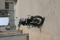 Black Royal Enfield Classic 350 2024