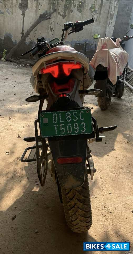 Red Revolt RV400 Eclipse Red Red Revolt RV400 Eclipse Red