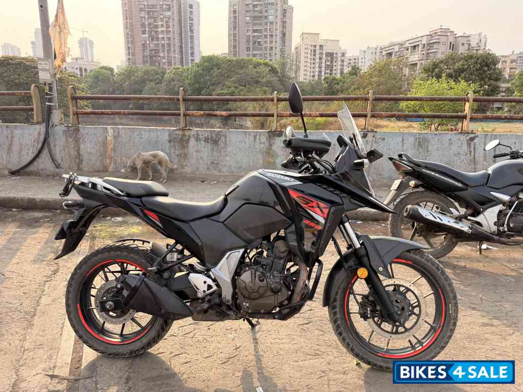 Black Suzuki V-Strom 250