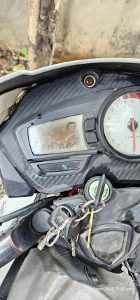 White TVS Apache RTR 180