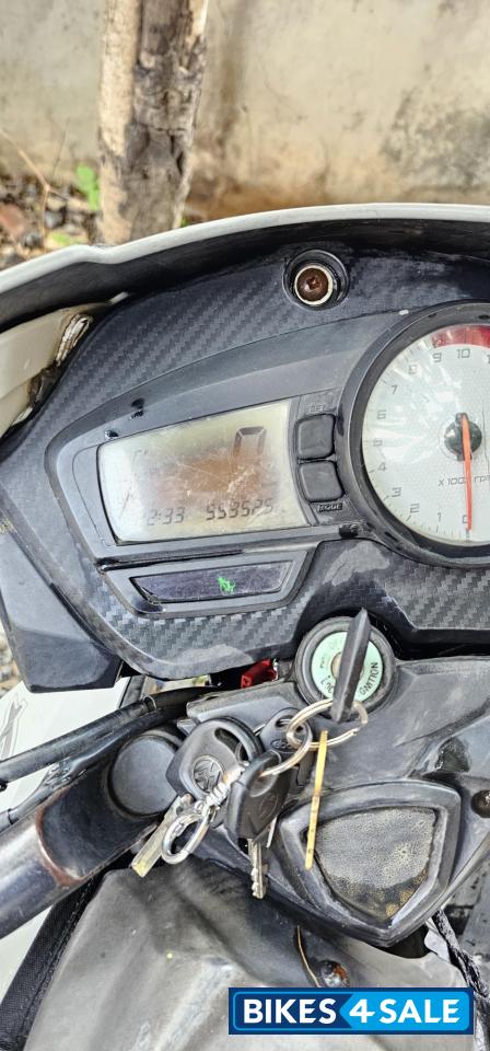 White TVS Apache RTR 180 White TVS Apache RTR 180