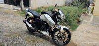 White TVS Apache RTR 180