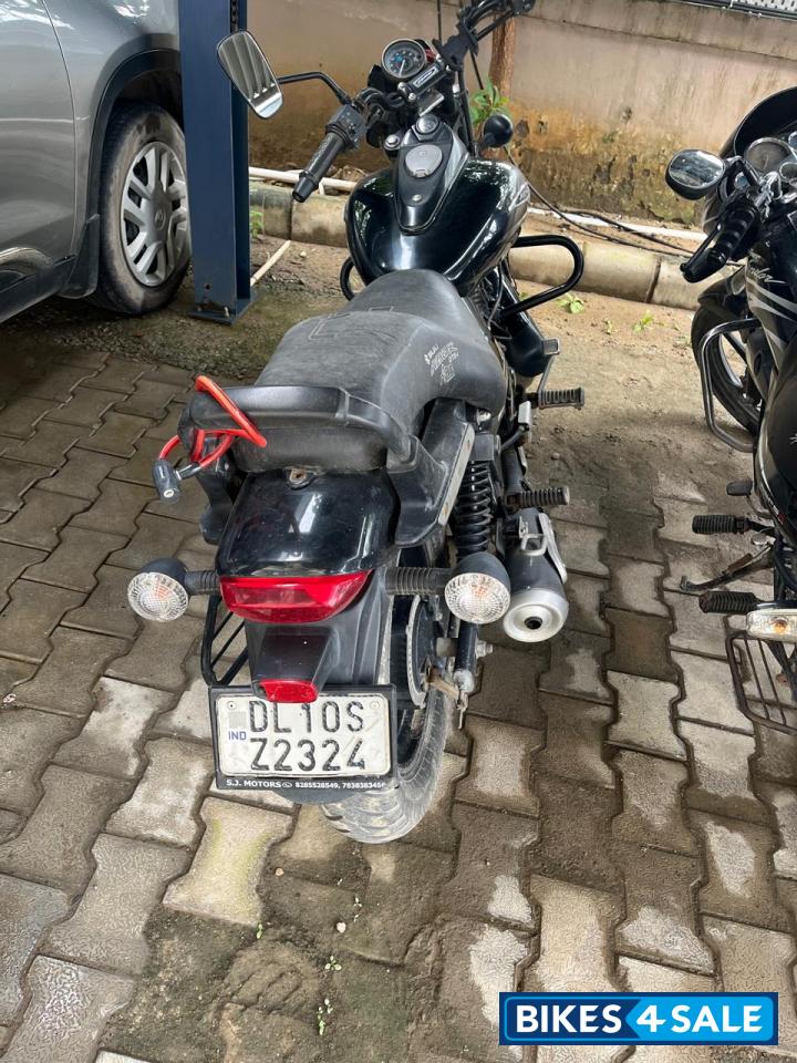 Black Bajaj Avenger Street 160 BS6