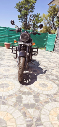 Matte Black Royal Enfield Classic Stealth Black