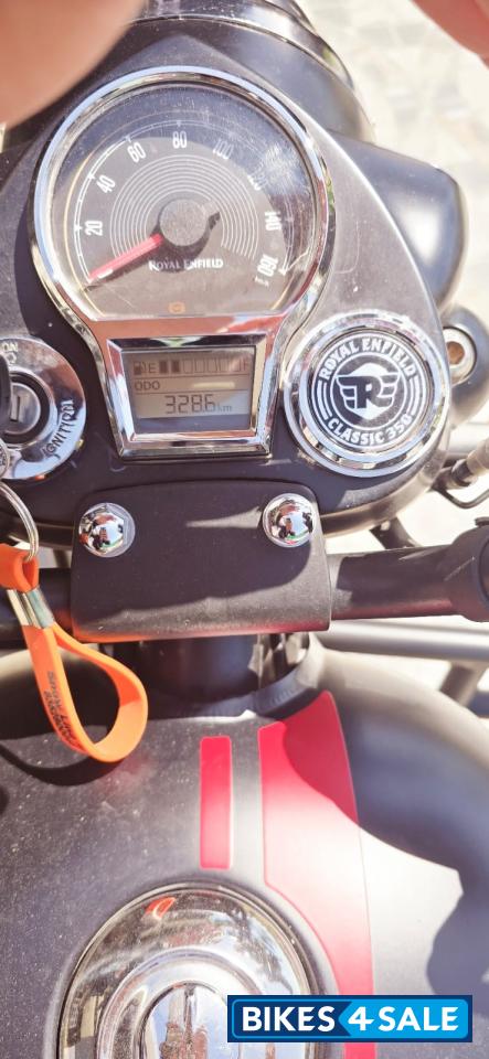 Matte Black Royal Enfield Classic Stealth Black