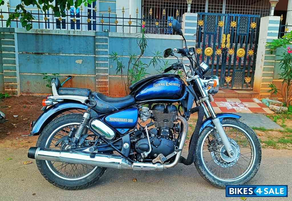 Blue Royal Enfield Thunderbird 350