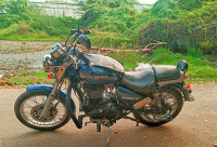 Blue Royal Enfield Thunderbird 350