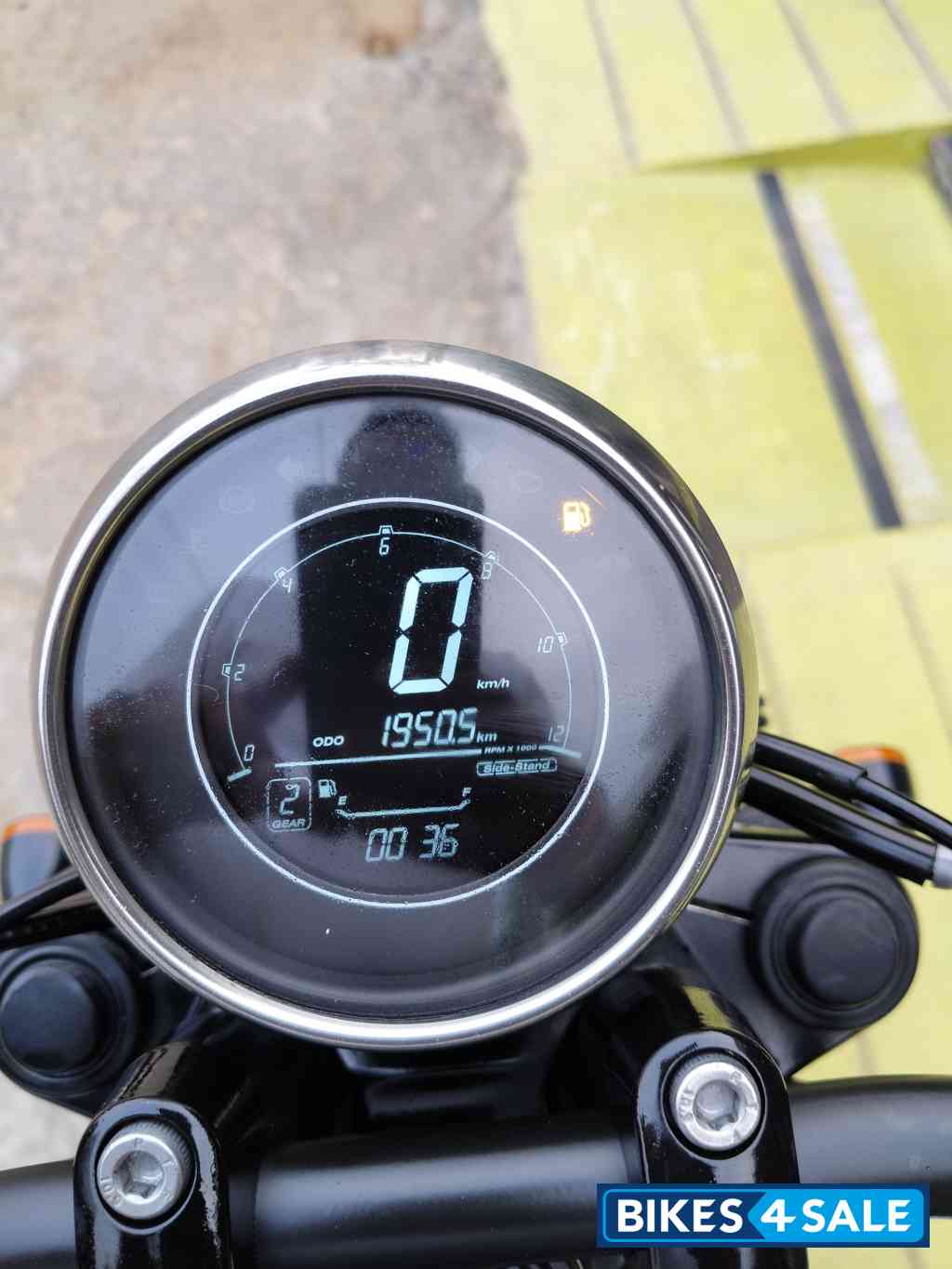 White Jawa  Bobber 42