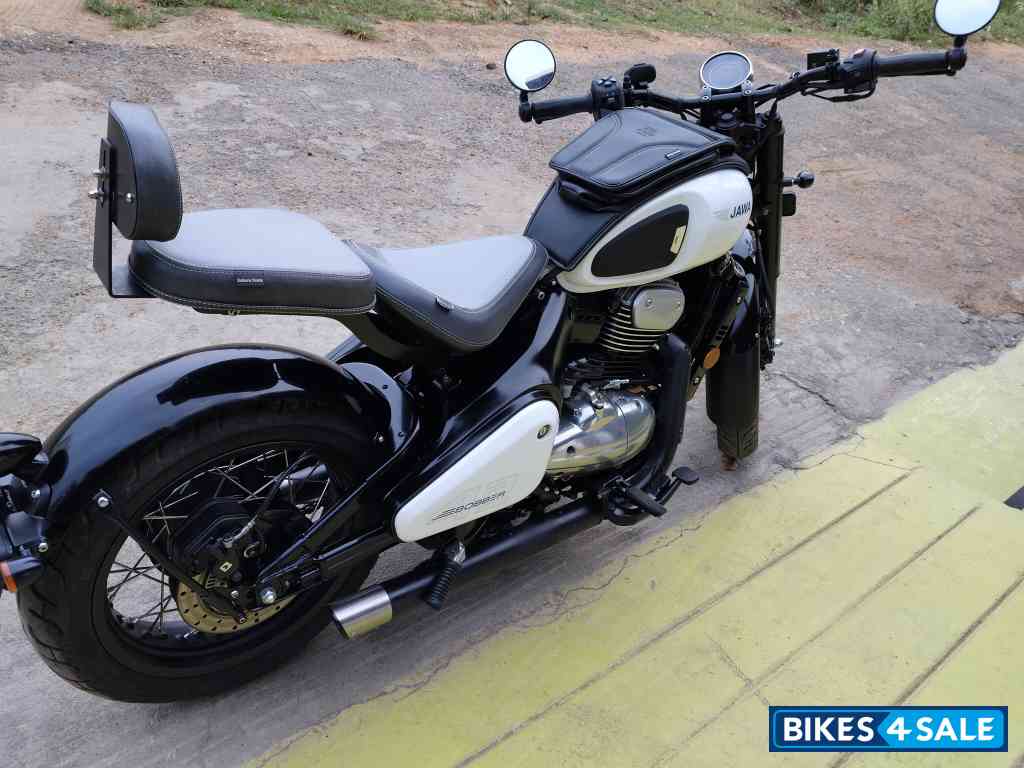 White Jawa  Bobber 42