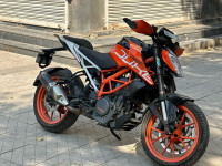 Electric Orange KTM Duke 390