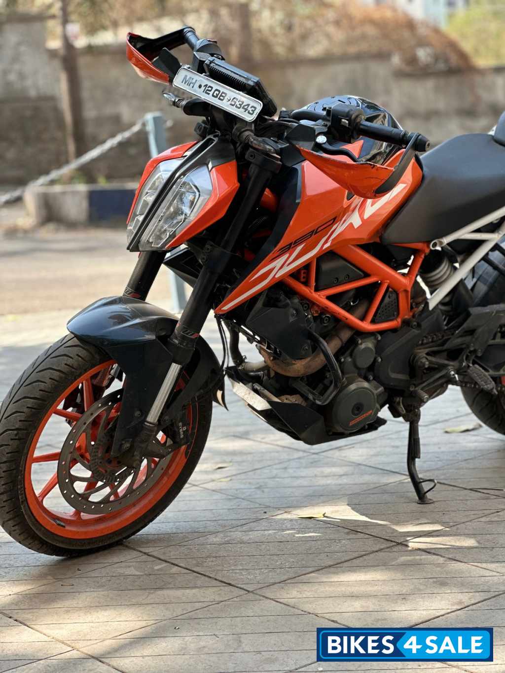 Electric Orange KTM Duke 390
