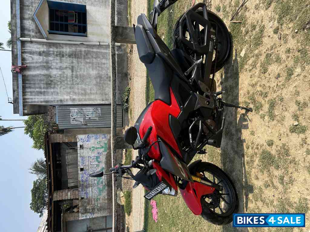 Red Honda CB300F Deluxe Pro Red Honda CB300F Deluxe Pro