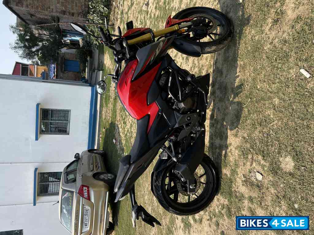 Red Honda CB300F Deluxe Pro Red Honda CB300F Deluxe Pro