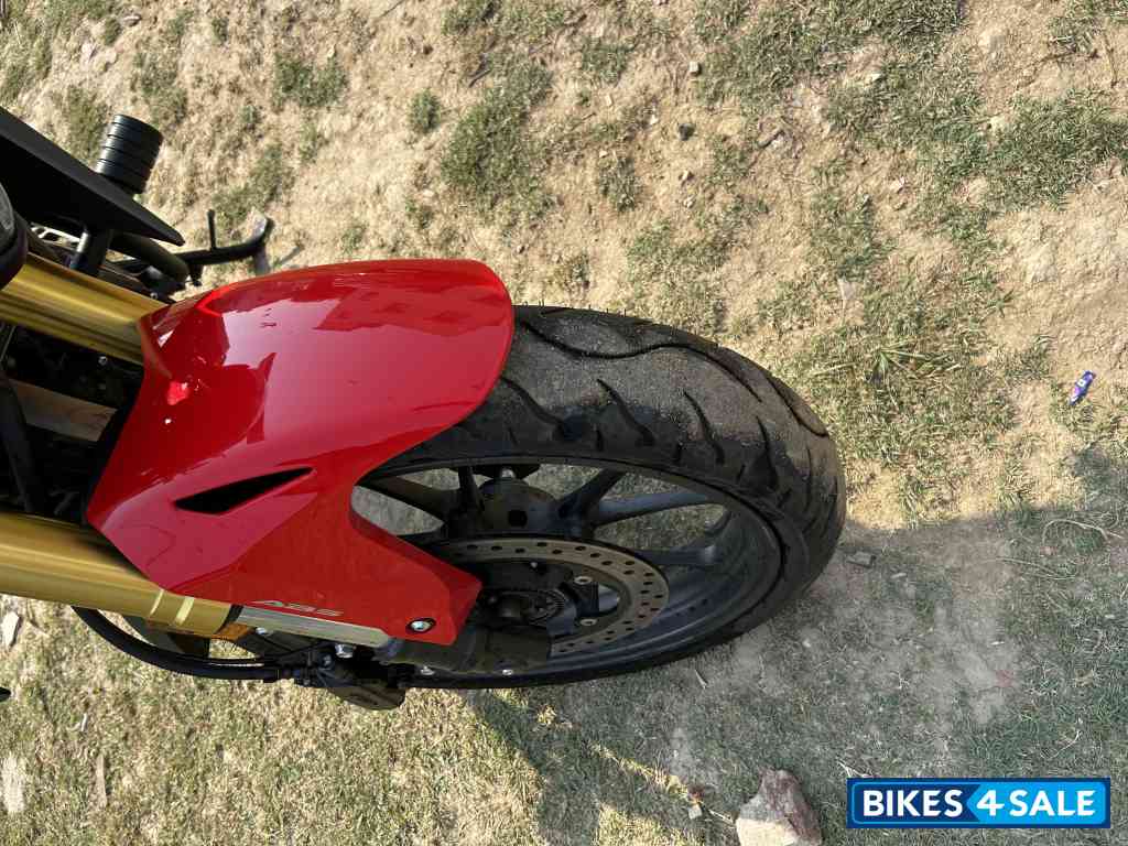 Red Honda CB300F Deluxe Pro Red Honda CB300F Deluxe Pro