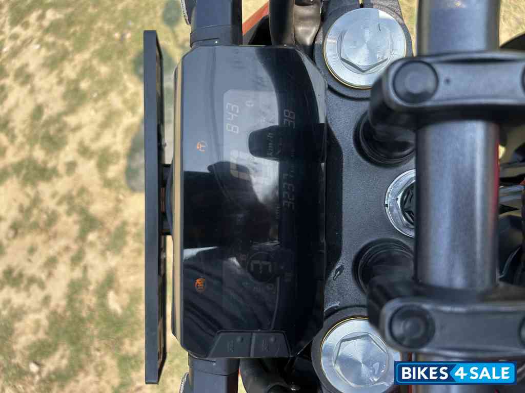 Red Honda CB300F Deluxe Pro Red Honda CB300F Deluxe Pro