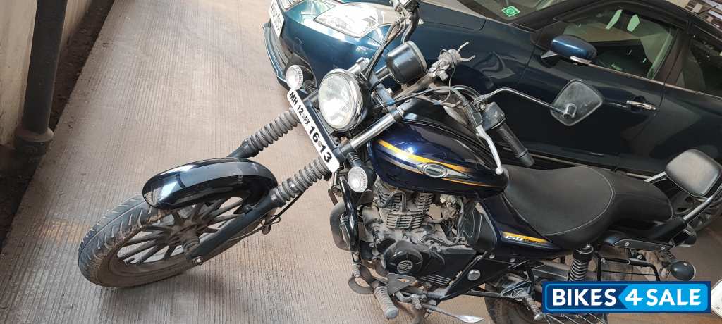 Blue Bajaj Avenger Street 150