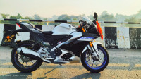 White Yamaha R15M