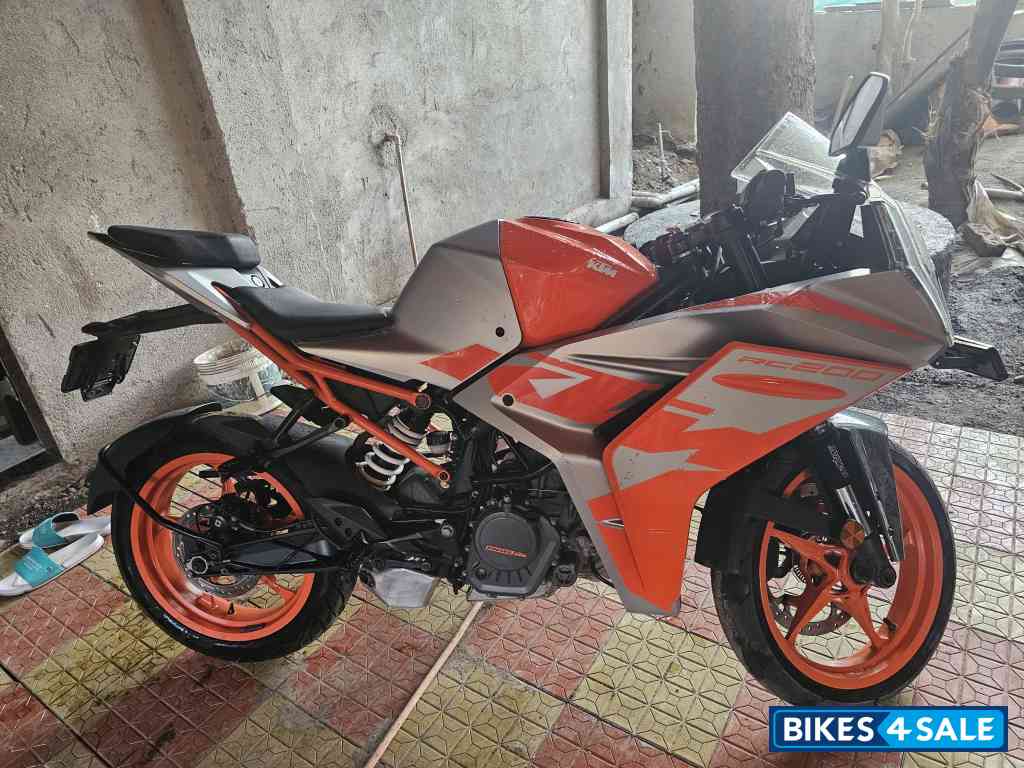 KTM RC 200 2022